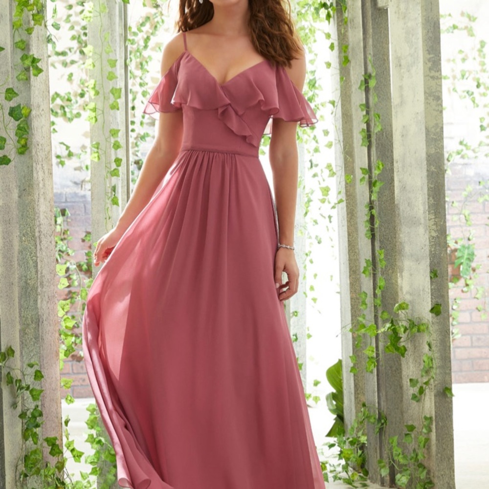Never worn bridesmaid dress (tried on once)